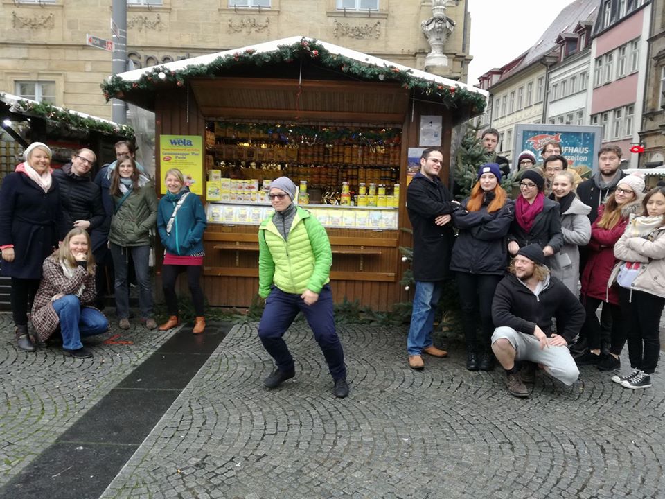 Bayuna auf dem Weihnachtsmarkt