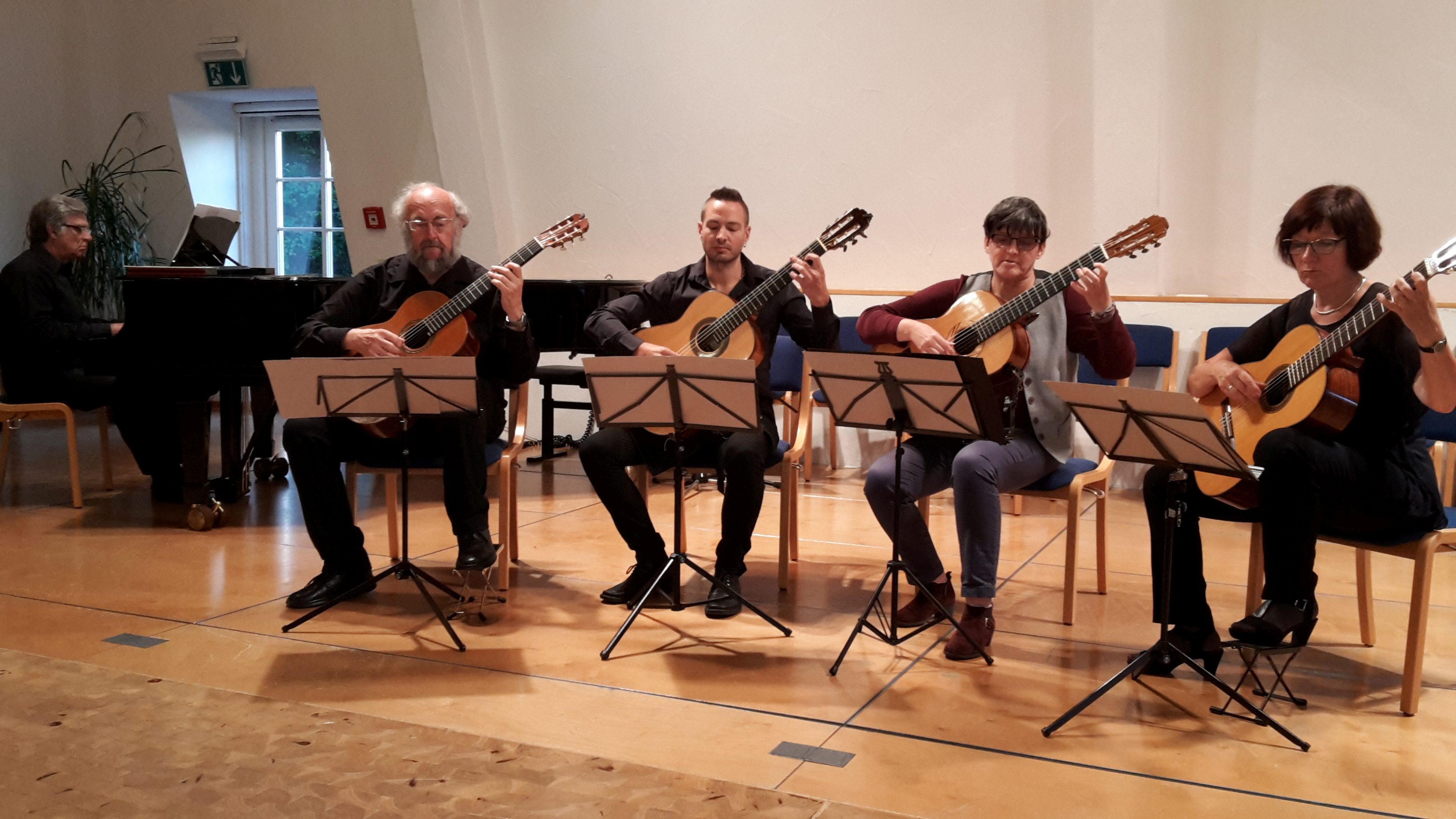 Gitarrenquartett beim Abschlusskonzert der Teilnehmer:innen