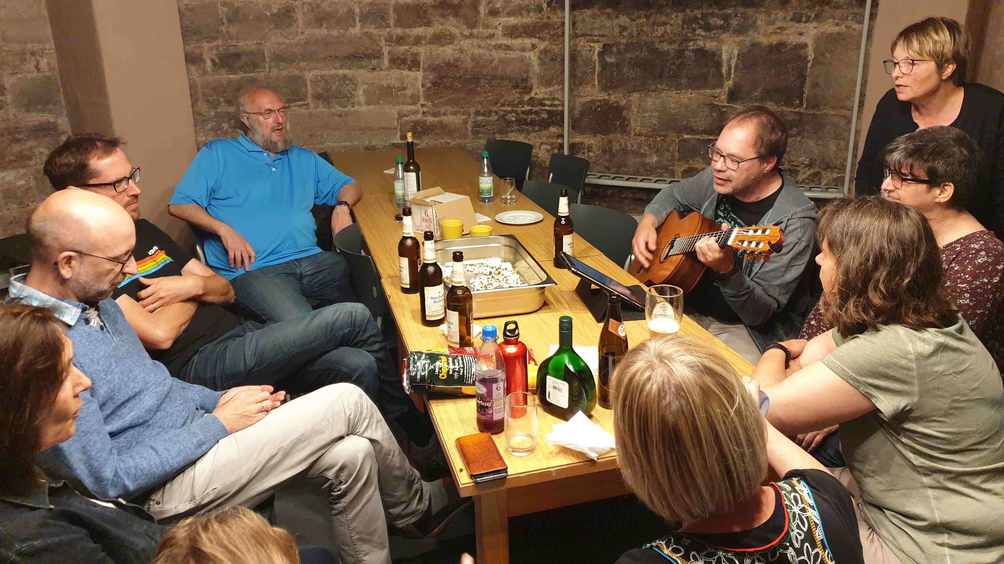 Geselliger Abend im Felsenkeller